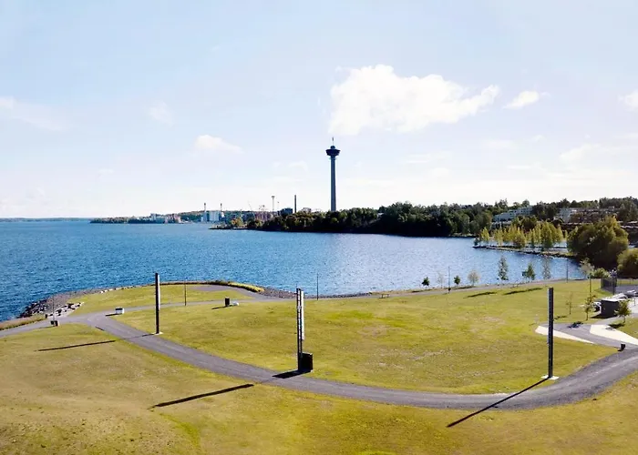 Апартаменты High-ceilinged With Balcony